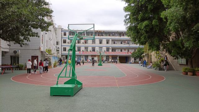 俊贤居及运动场2